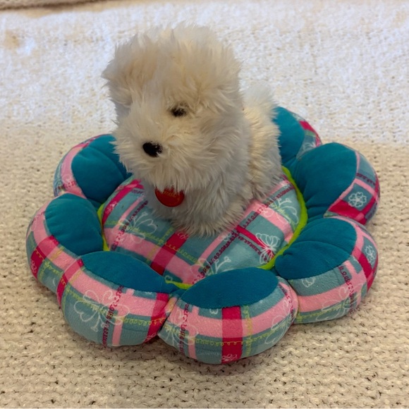 American Girl Coconut Dog and Dog Bed - Picture 3 of 9